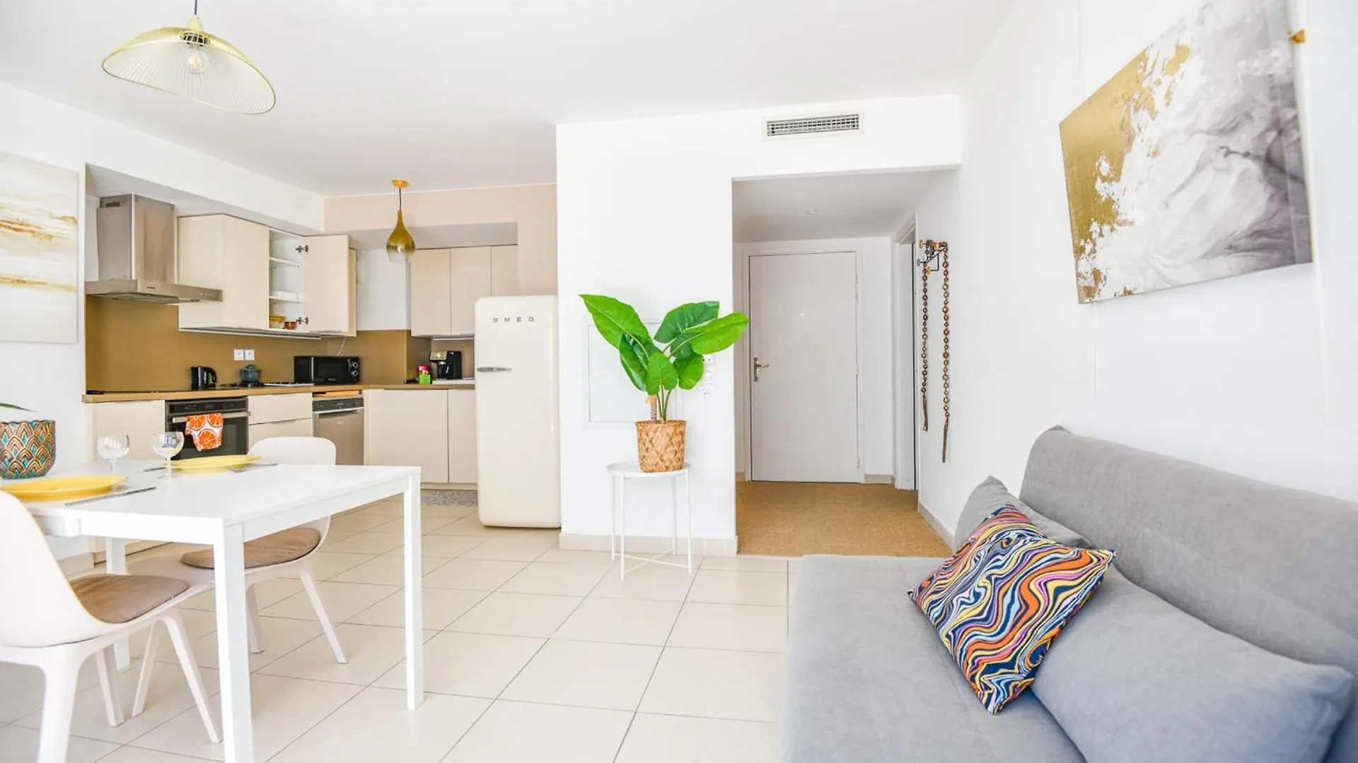Le Dardanelles - Appart Avec Balcon Clim Parking Apartment Marseille France
